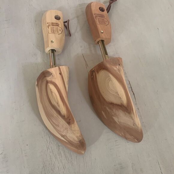 Cedar Shoe Stretchers   - Picture 2 of 3